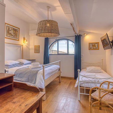 Hotel Restaurant Les Remparts Venasque Eksteriør bilde