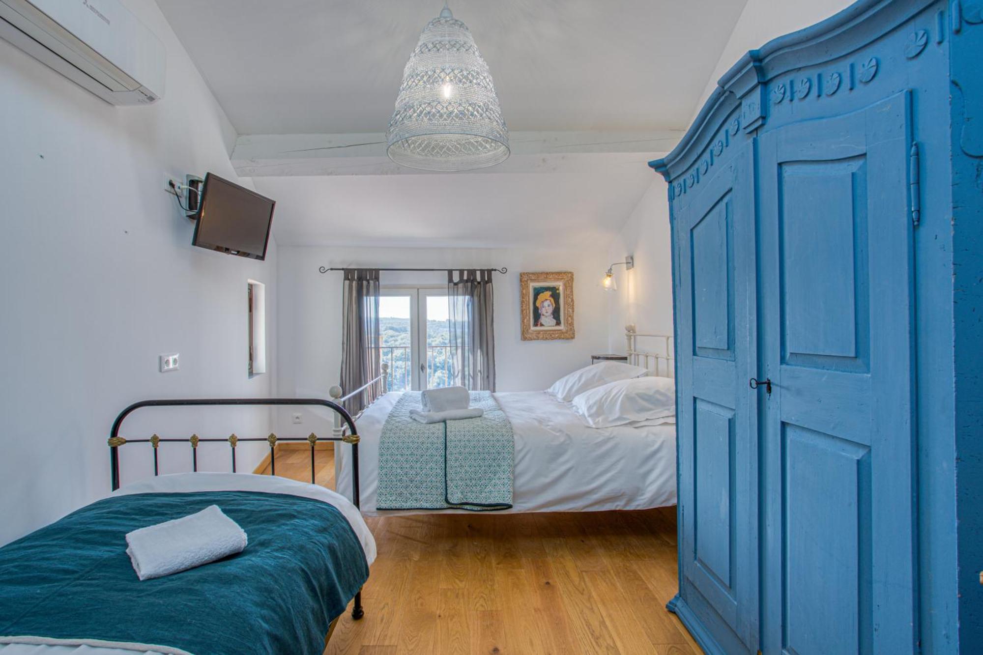 Hotel Restaurant Les Remparts Venasque Eksteriør bilde