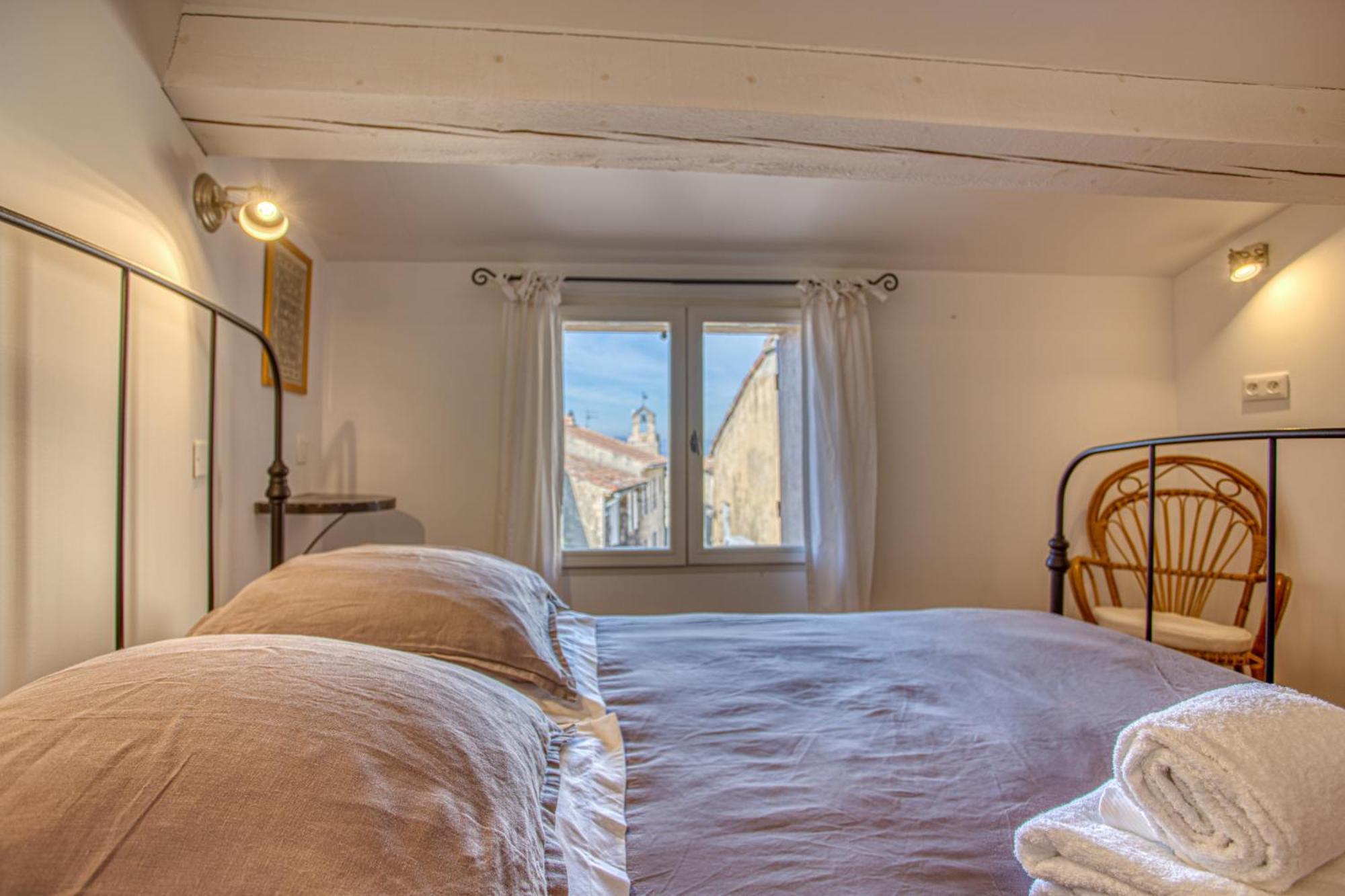 Hotel Restaurant Les Remparts Venasque Eksteriør bilde